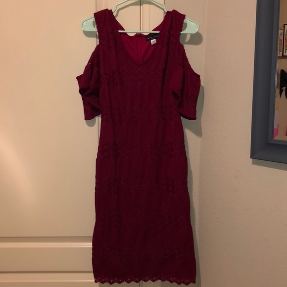 Fitted dress - Picture 1 of 5